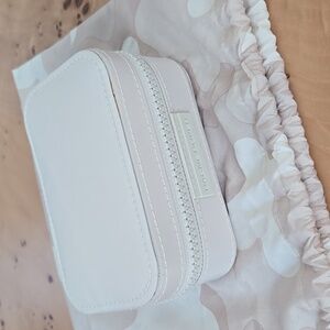 Frankie jewelry case